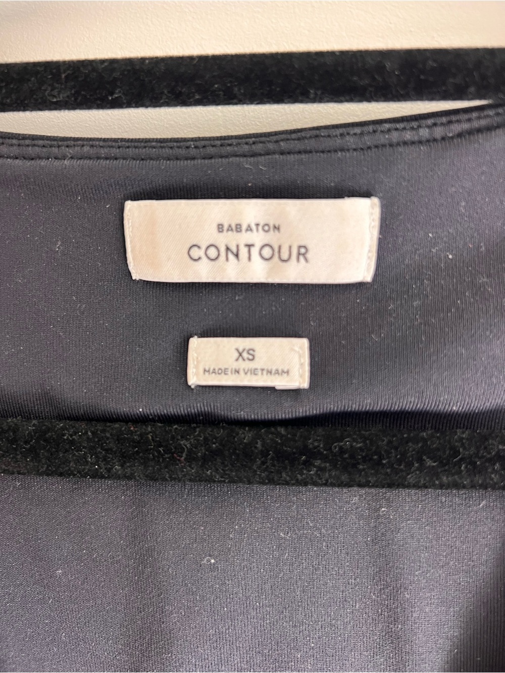 Babaton contour V neck romper - Picture 3 of 4